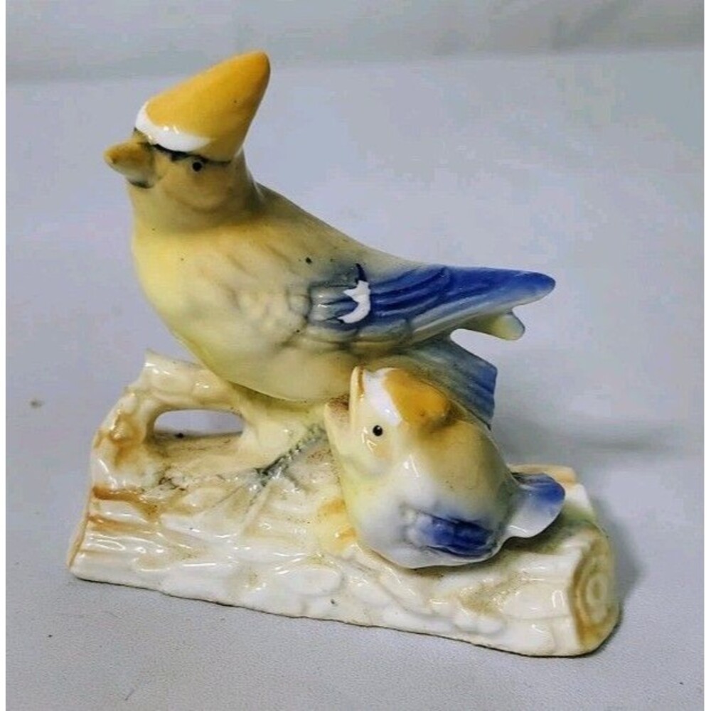 VINTAGE 2" TALL JAPANESE PORCELAIN TWO BIRDS ON LOG FIGURINE YELLOW BLUE WHITE
